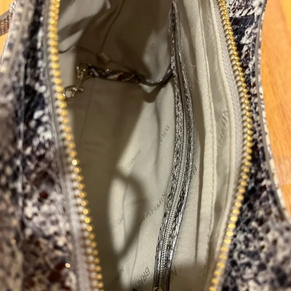 Snakeskin Pattern Handbag - Picture 10 of 10